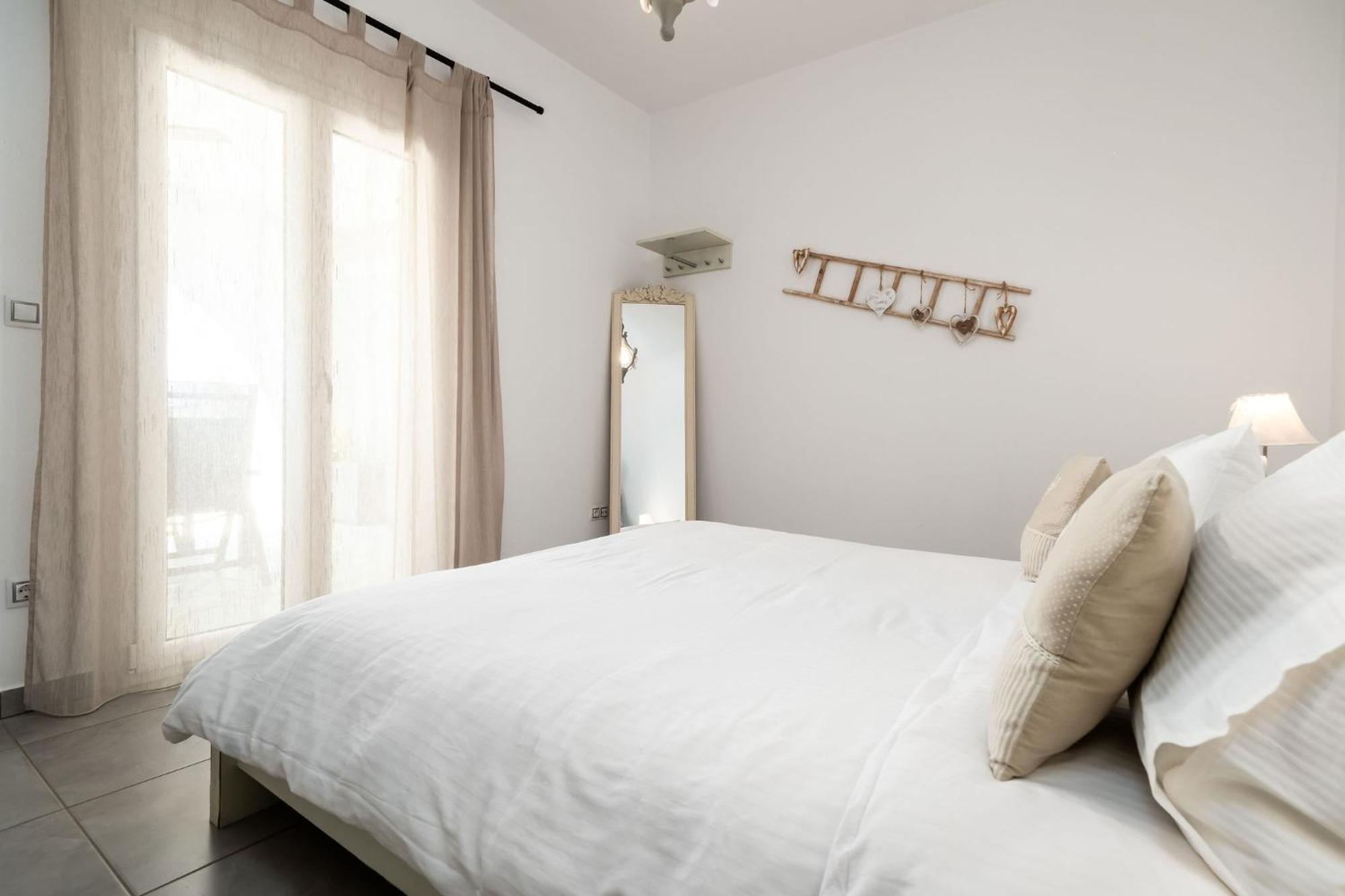 Azzurro Bianco Suites Páros Dış mekan fotoğraf
